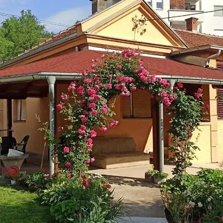 Kuca Za Odmor Ema Hébergement de vacances