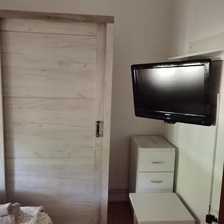 Kuca Za Odmor Ema Hébergement de vacances *
